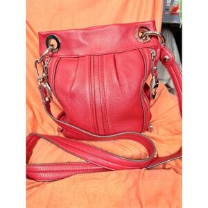 B. Makowsky Red Pebbled Leather Crossbody Bucket Bag Silver Hardware Pleated
